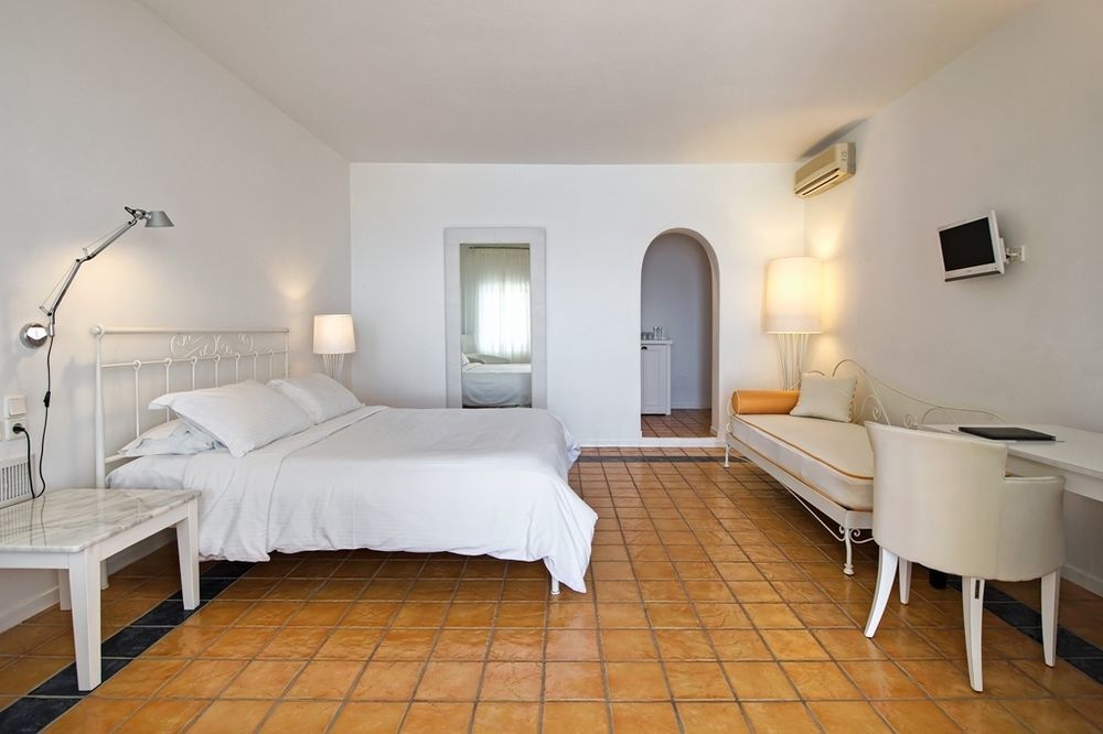 Lilium Santorini 5* Fira (Santorini)