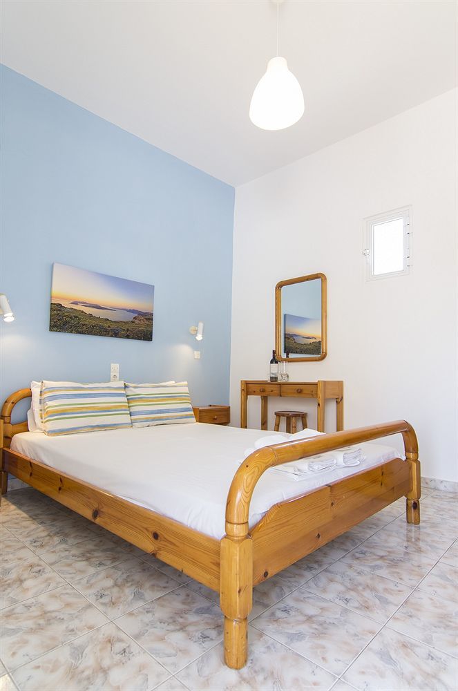 Margarita Apartment Perissa (Santorini)
