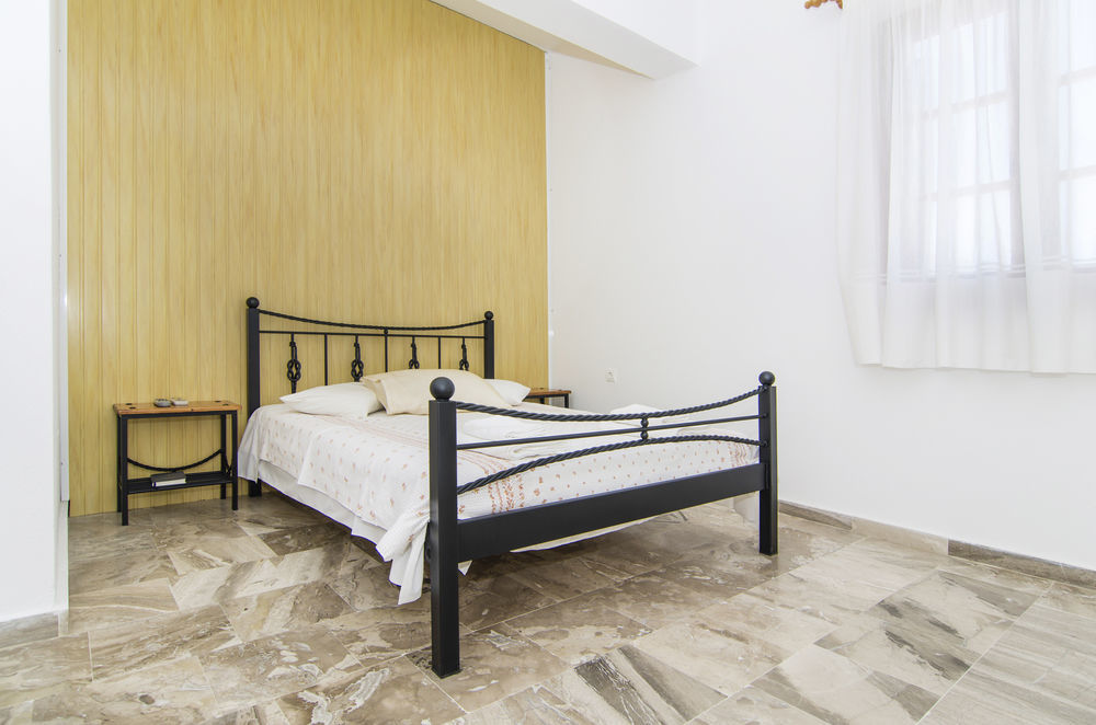 Margarita Apartment Perissa (Santorini)