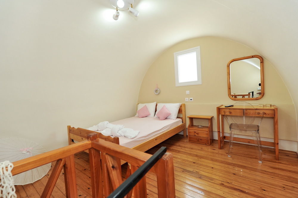 Asterolithos 4* Fira (Santorini)