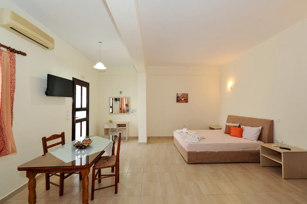 Asterolithos Hotel Fira (Santorini)