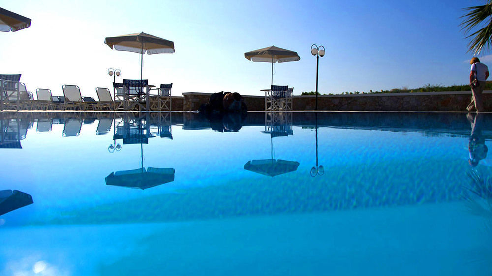 Hotel Manos Karterados (Santorini)