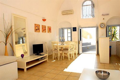 Sunny 4* Imerovigli (Santorini)