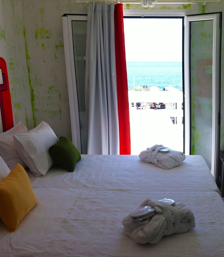 Boutique Kamari (Santorini)