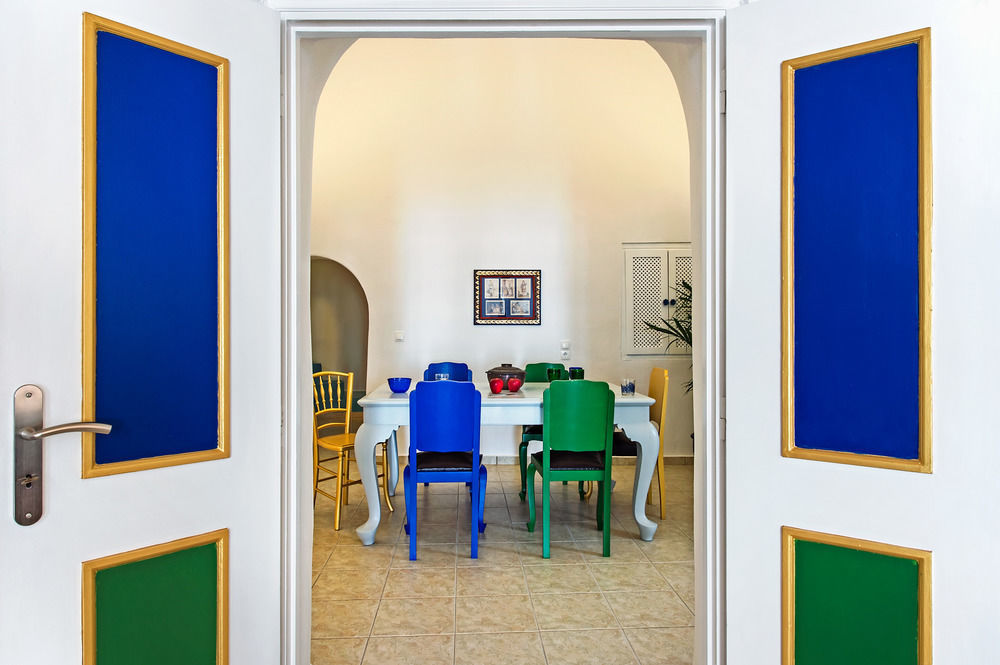 Revelis & Canava Fira (Santorini)