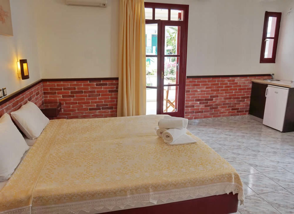 Saronis Agistri - Adults Only 3*