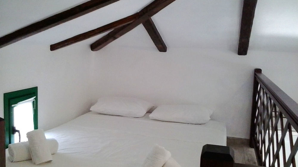 Viva Mare Foinikounta Aparthotel 3*