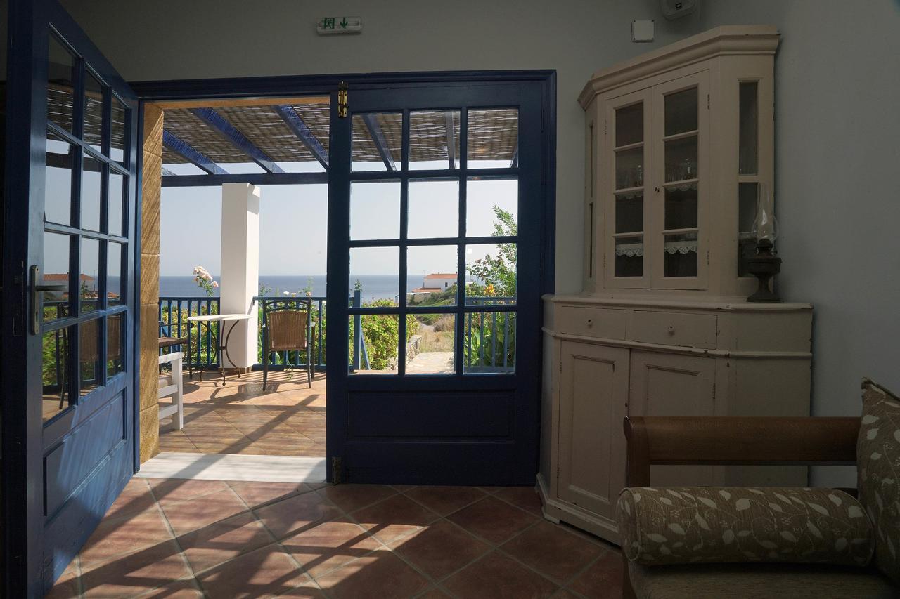 Akrotiri Aparthotel 2*