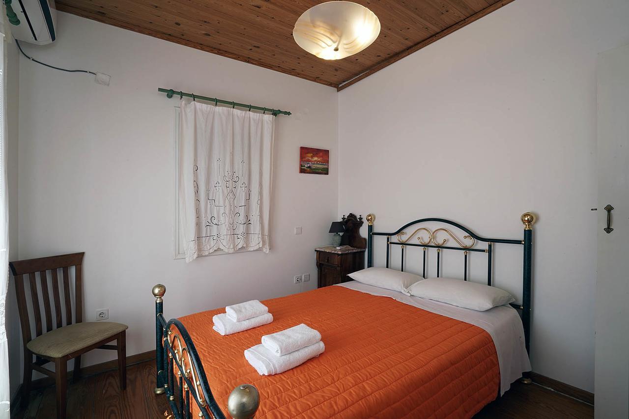 Aparthotel Akrotiri 2*