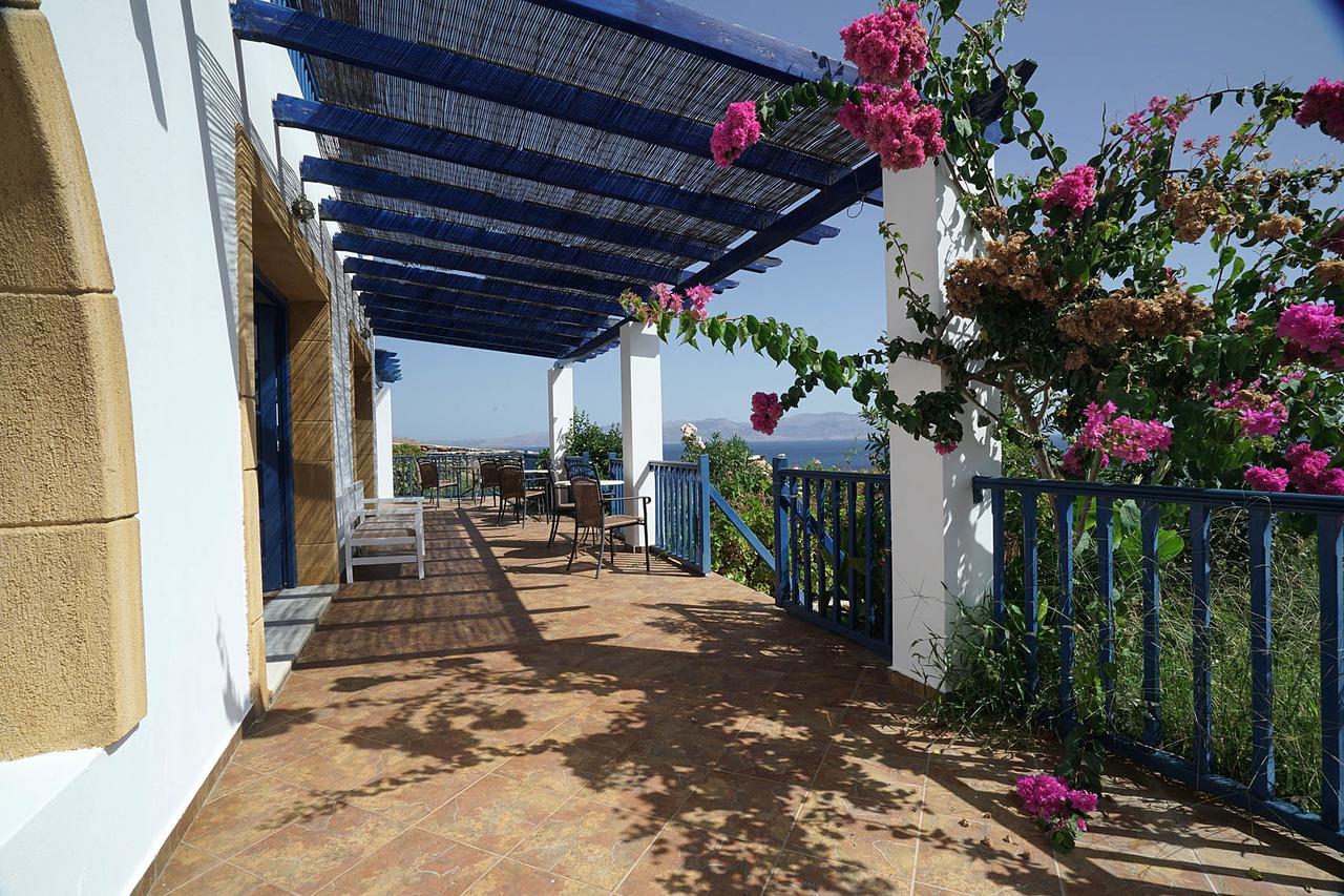 Akrotiri 2*
