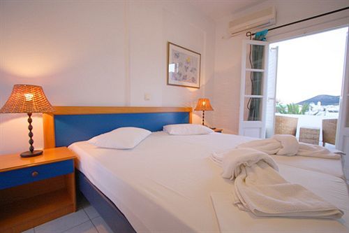 Smaragdi Hotel 3*
