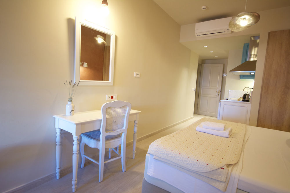 Konstantina Studios 3* Alonnisos Town