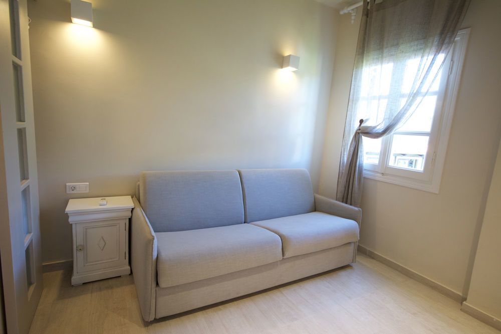 Konstantina Studios Aparthotel 3*