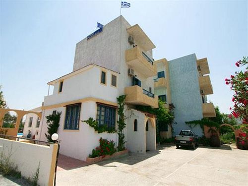 Handakas Hotel