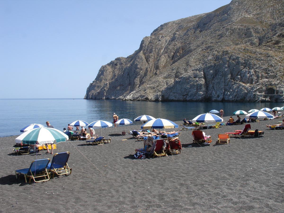 Iris Boutique Kamari (Santorini)