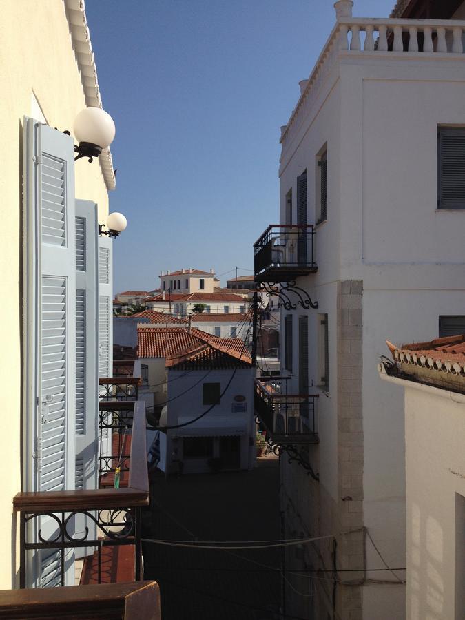 Alexandris * Spetses Town