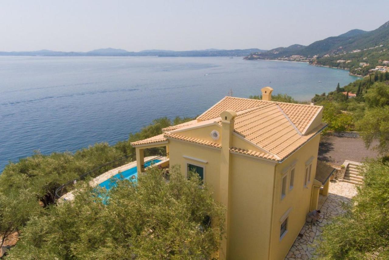 Spyros Villa *