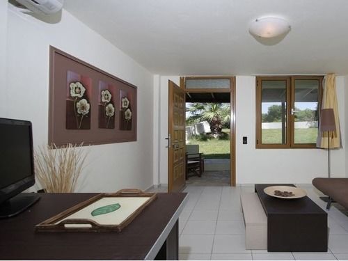 Agnanti Apartment *