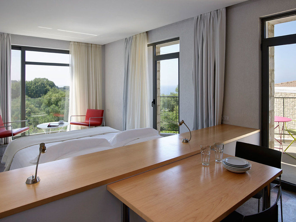 Hotel Leivatho 4*