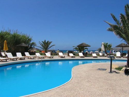 Far Out Village Hotel 3*