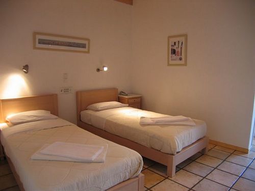 Hotel Far Out Village Mylopotas