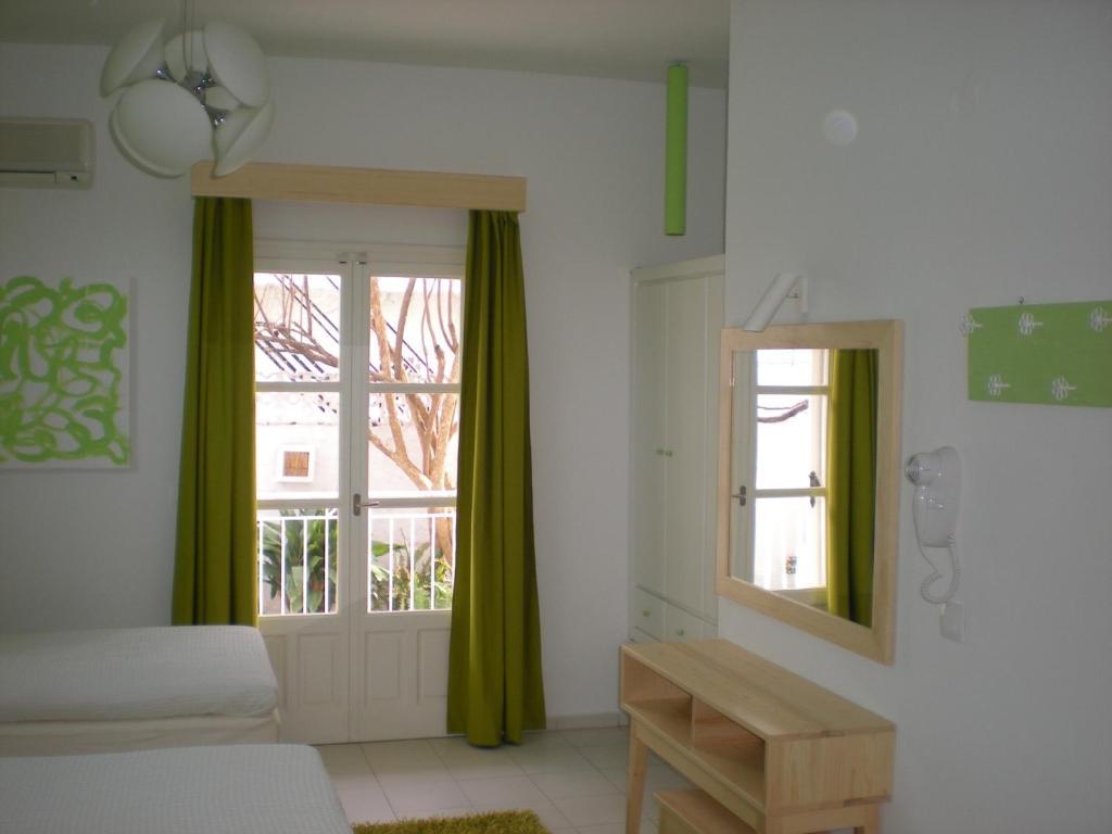 Aparthotel Manolis' House 2*
