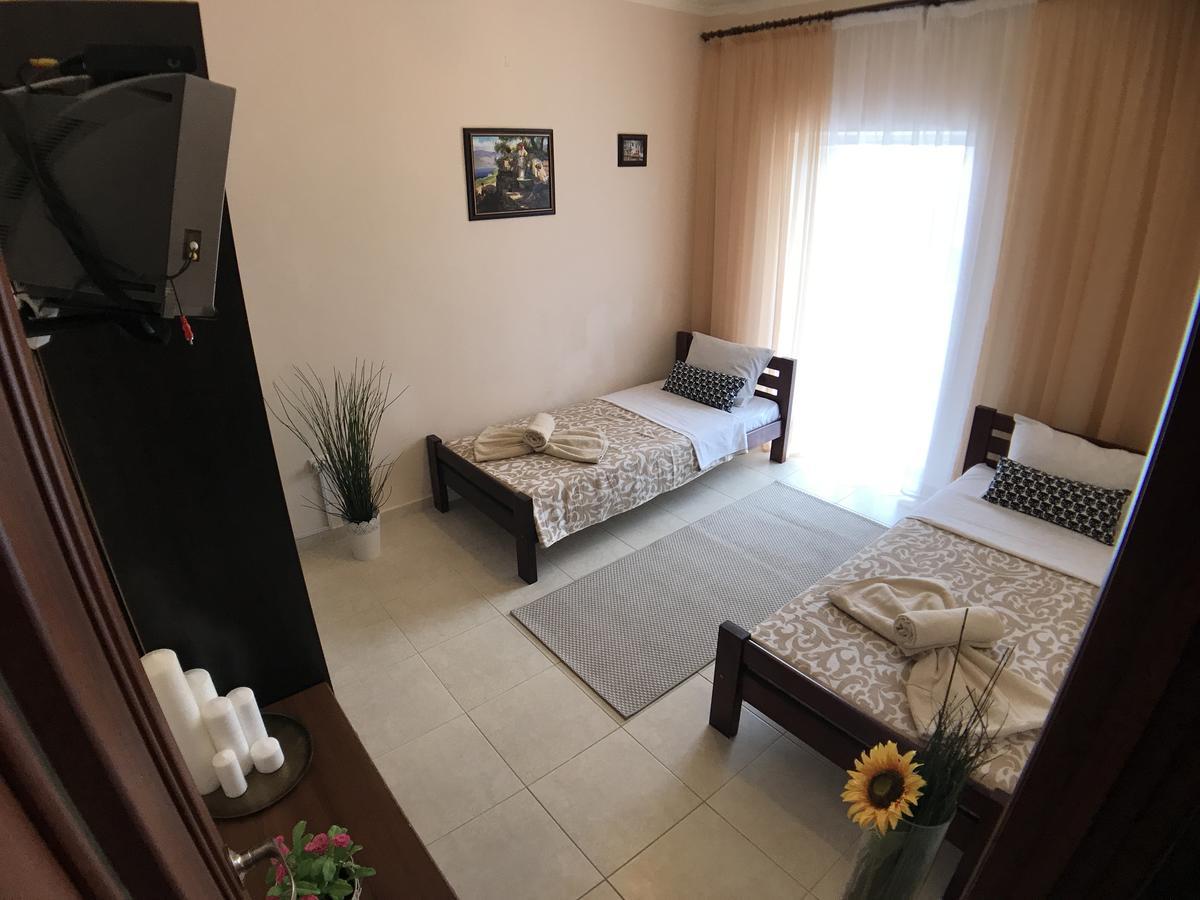 Sunny Elena Apartment *