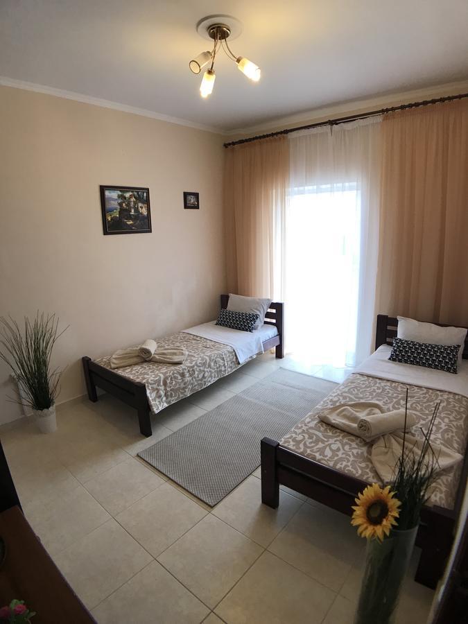 Apartment Sunny Elena Polychrono