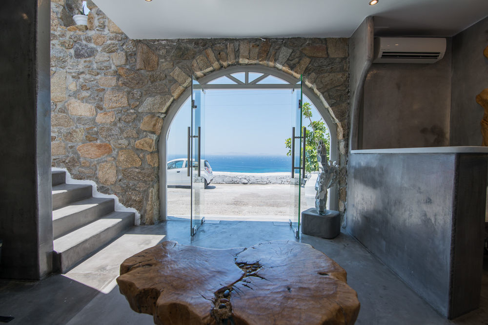 Aparthotel Flaskos Suites And More