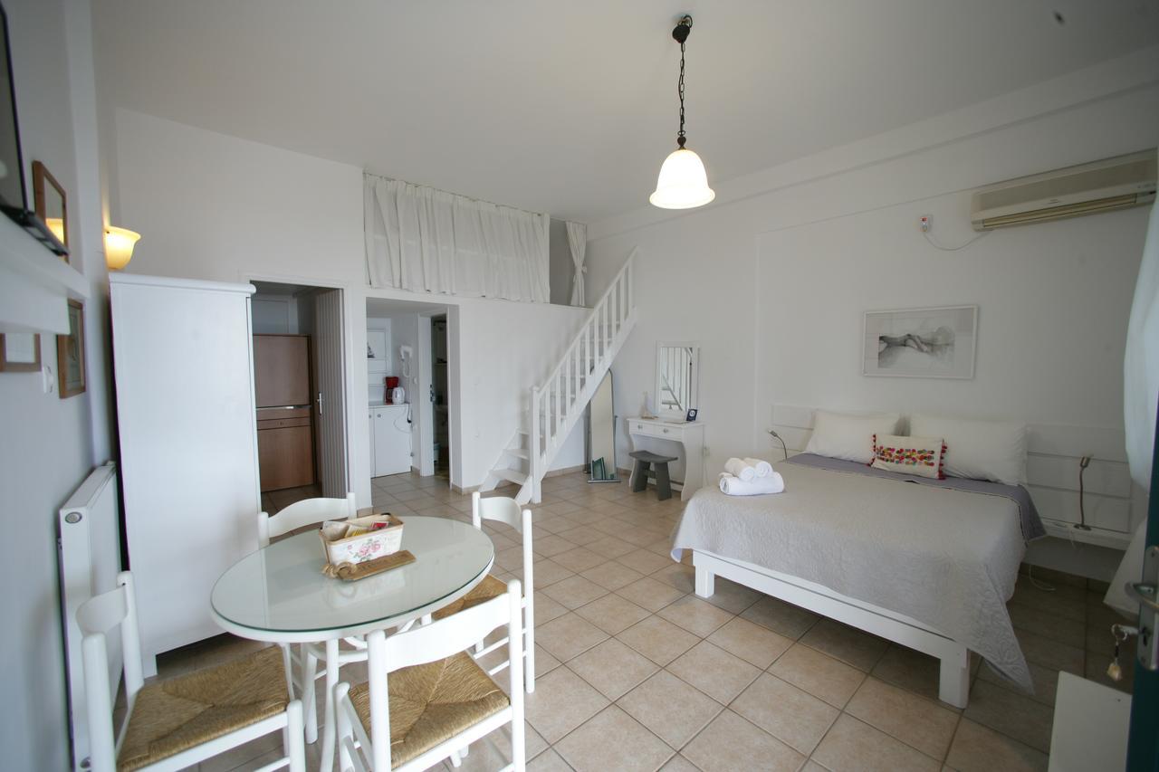 Apartment Seaside Adamantas (Milos)