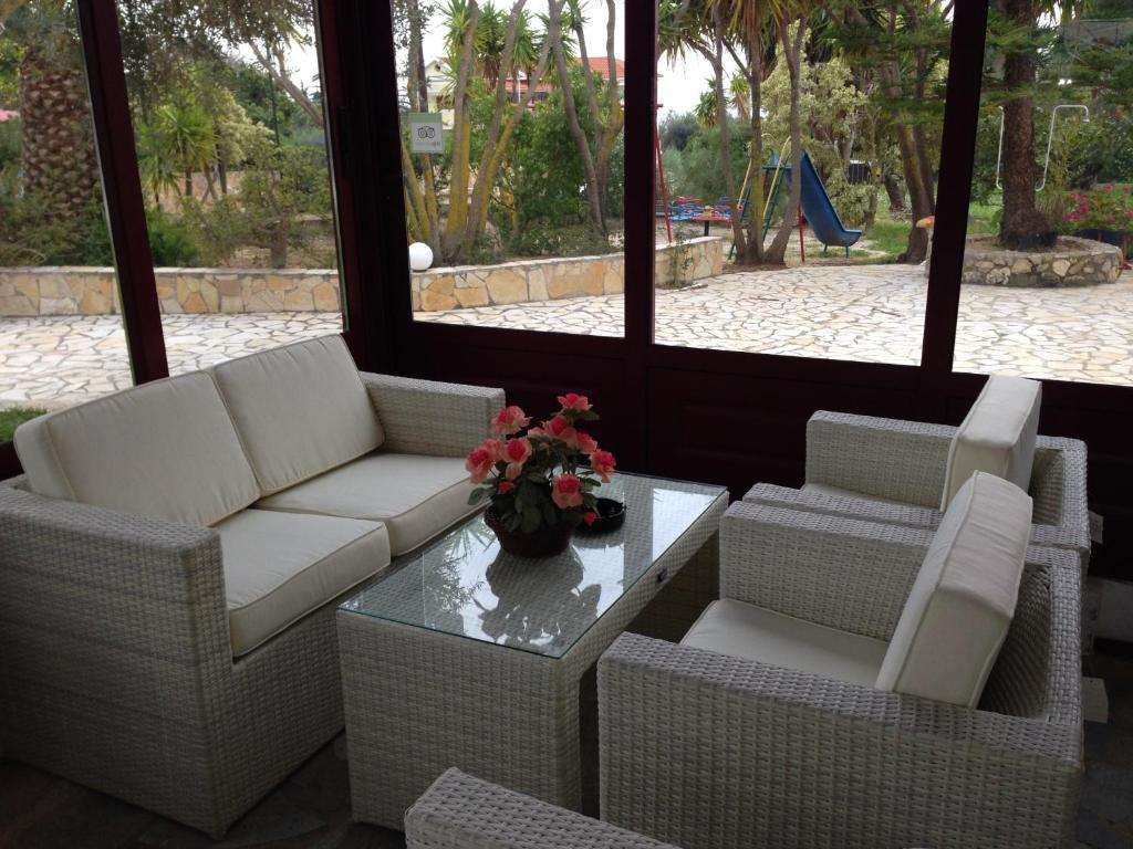 Aparthotel Erietta 3*
