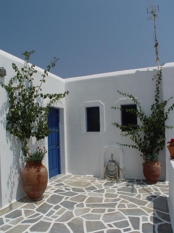 Ragoussis House Apartment