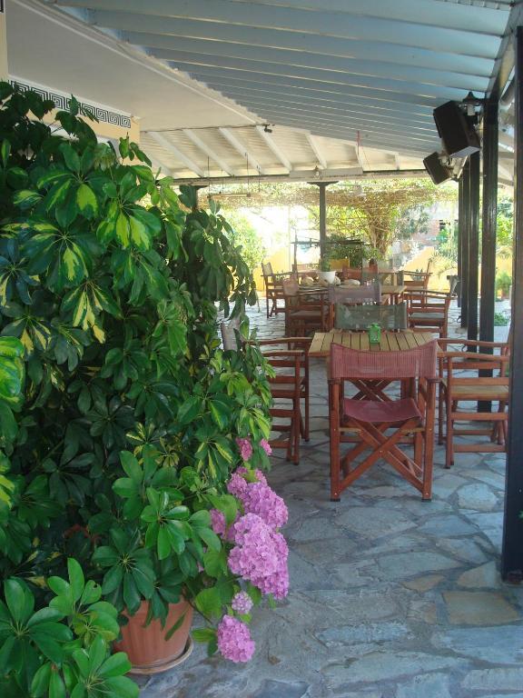 Aparthotel Polyxenis 3*