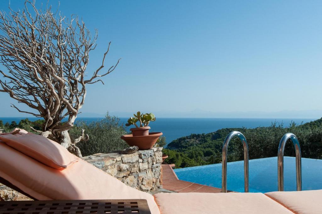 Villa Alonissos Poikilma - Luxury In Alonissos In Nature With Private Pools