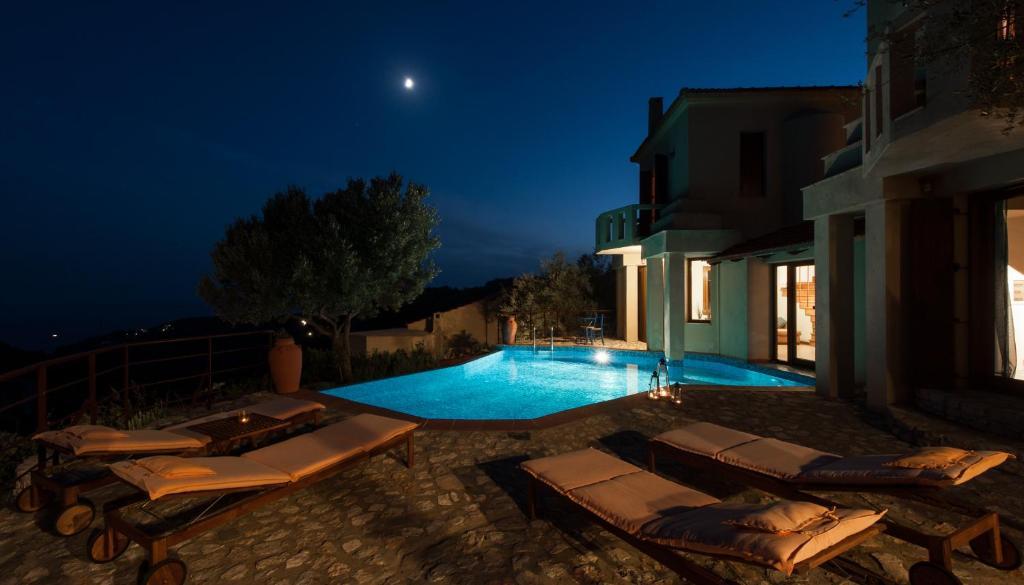 Villa Alonissos Poikilma - Luxury In Alonissos In Nature With Private Pools *