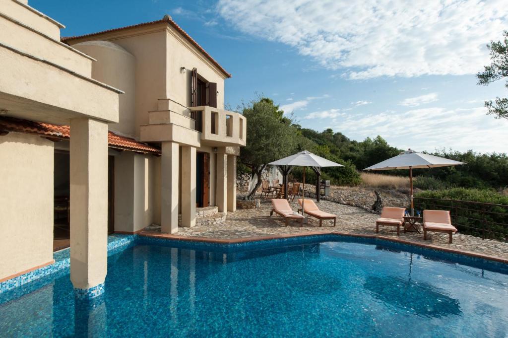 Villa Alonissos Poikilma - Luxury In Alonissos In Nature With Private Pools