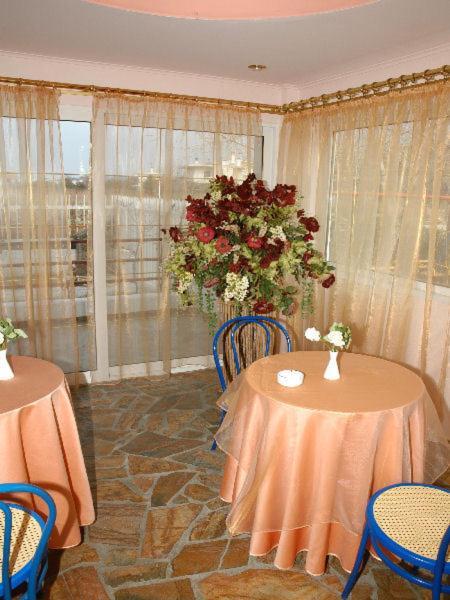 Maria Louiza Aparthotel