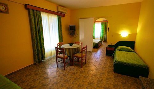 Odeon Aparthotel 3*