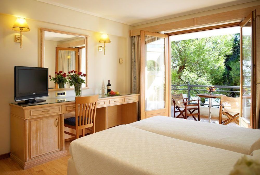 Negroponte Resort