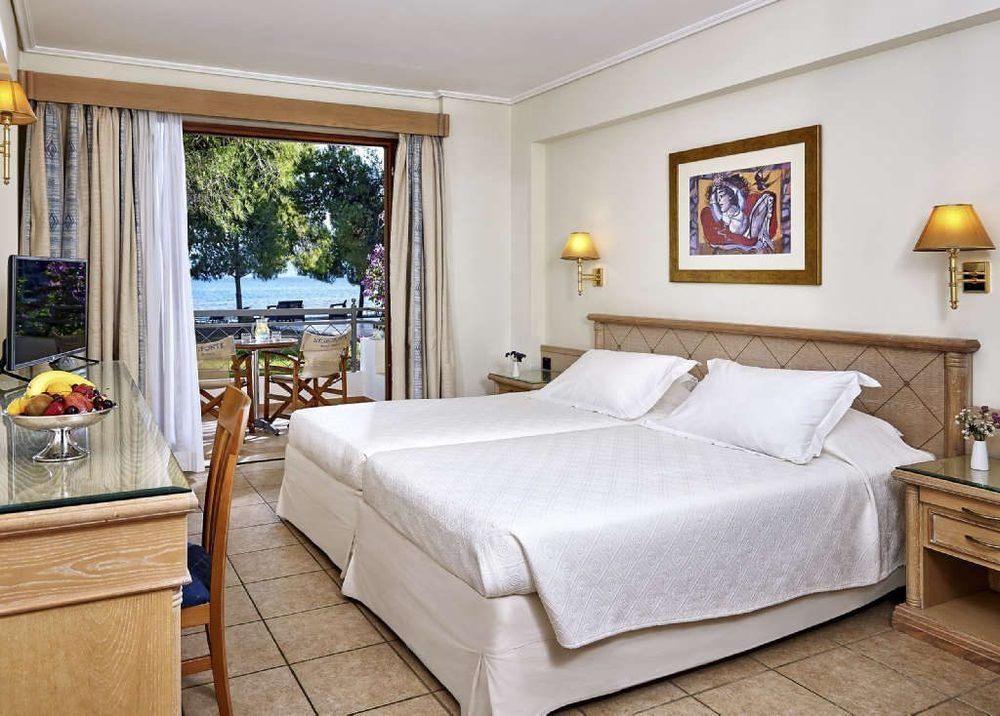 Negroponte Resort