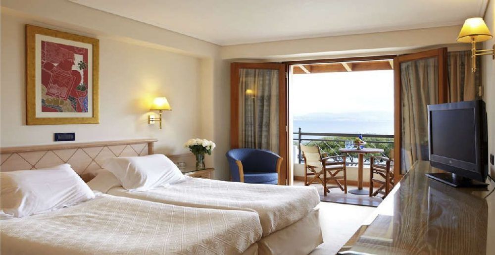 Negroponte Resort
