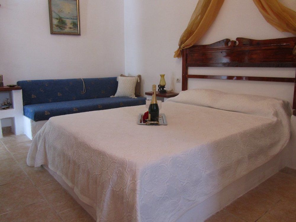 Skyros Panorama Studios Guest house 2*