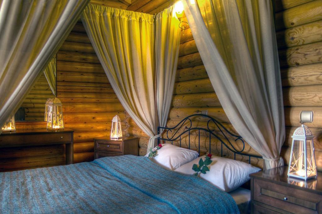 Hotel To Xilino Chorio Angistron