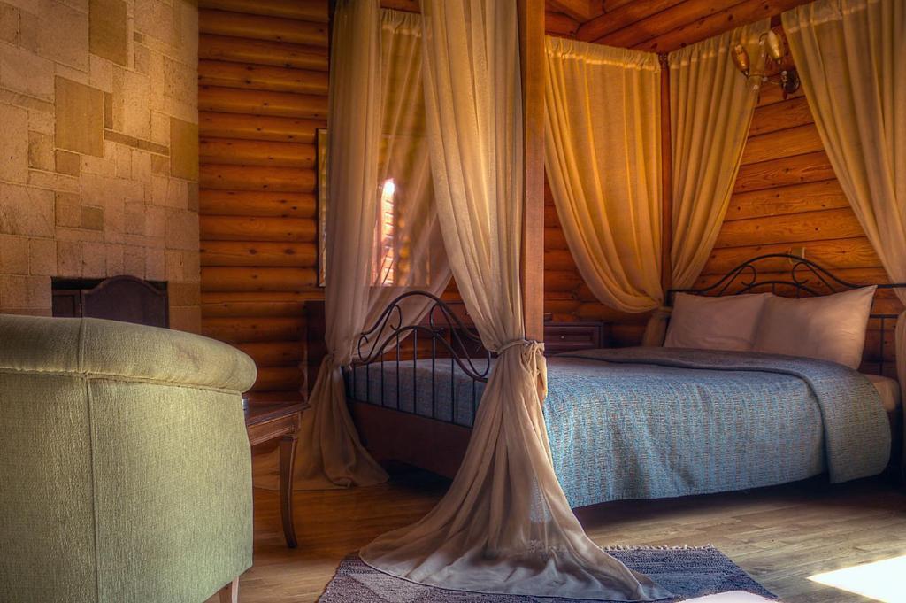 To Xilino Chorio Hotel Angistron