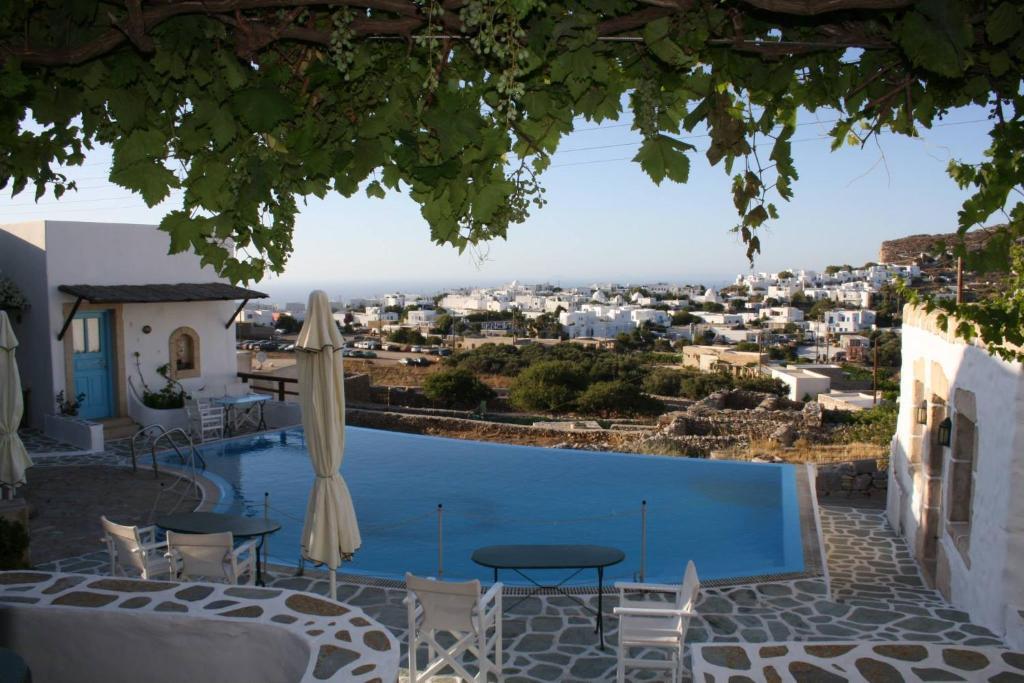 Ampelos Hotel Folegandros Town