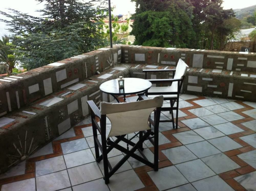 Alevras Tower 3* Oitilon