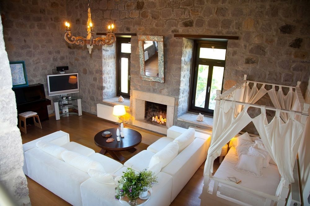 Alexandra Villa