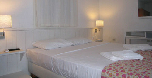 Antigoni Studios * Skyros