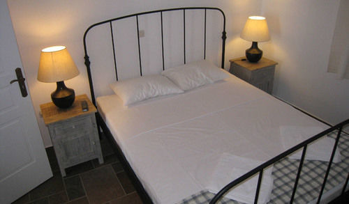 Antigoni Studios Skyros