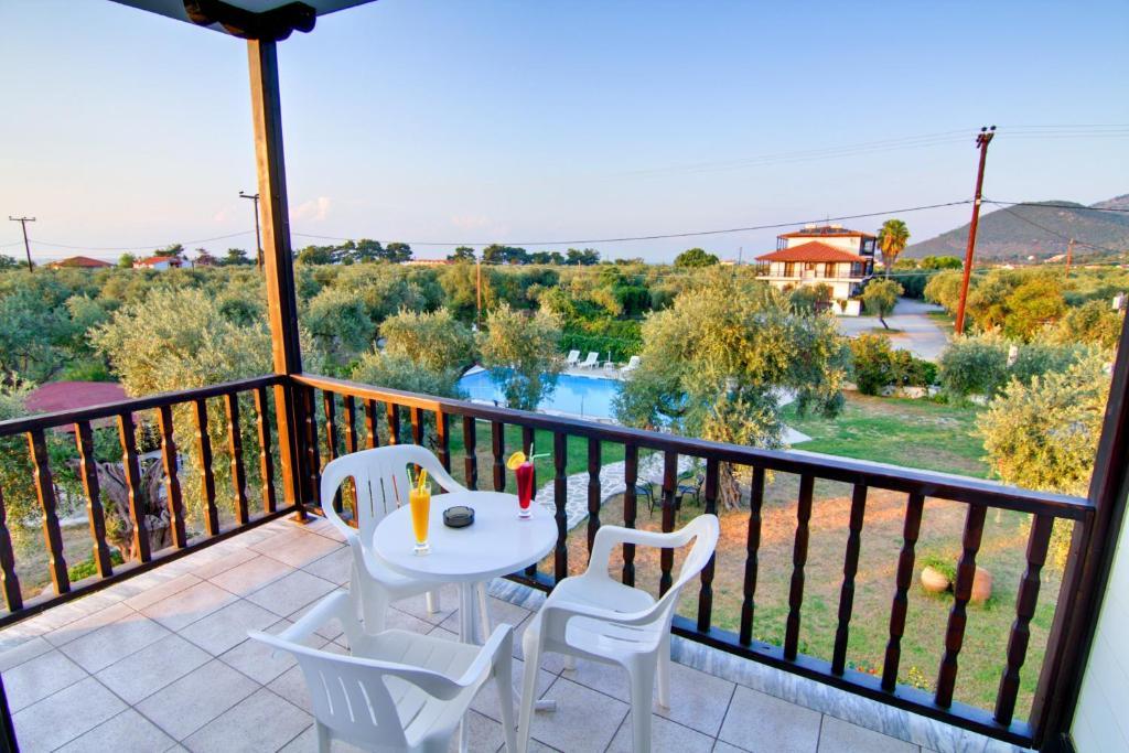 Nefeli Hotel 2*
